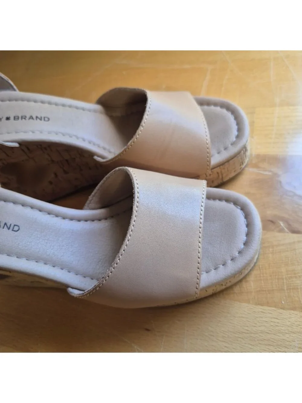 Lucky Brand Tan Wedge Sandals With Cork Heel & Ankle Strap Buckle Closure Size 6